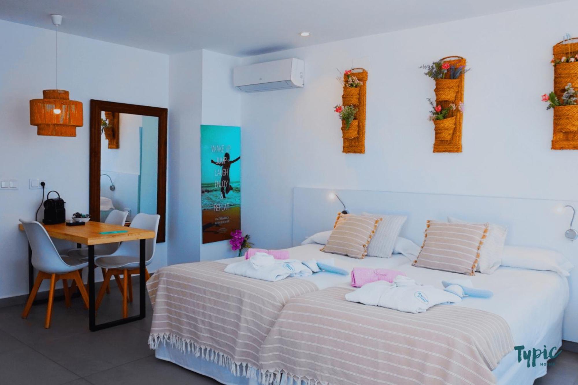 אפרטהוטל Sant Antoni de Portmany Typic Marina Playa - Adults Only מראה חיצוני תמונה