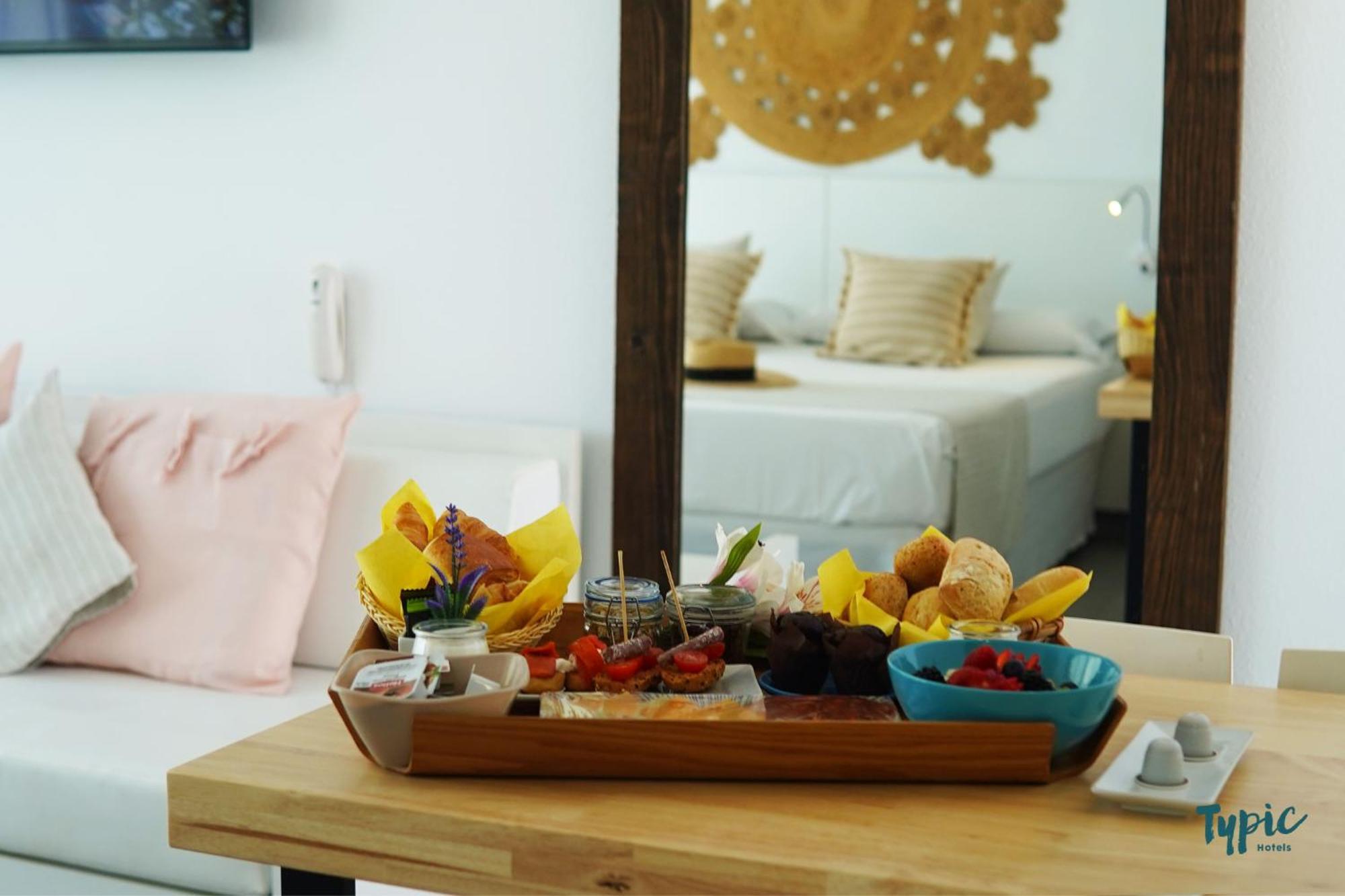 אפרטהוטל Sant Antoni de Portmany Typic Marina Playa - Adults Only מראה חיצוני תמונה