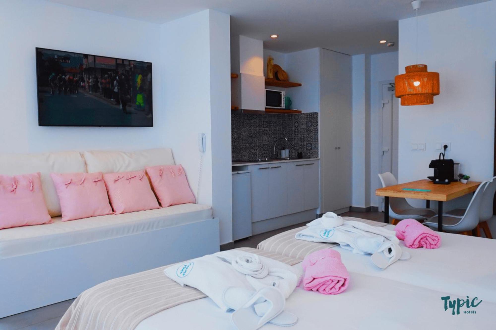 אפרטהוטל Sant Antoni de Portmany Typic Marina Playa - Adults Only מראה חיצוני תמונה