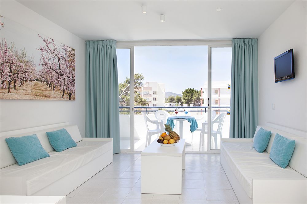 אפרטהוטל Sant Antoni de Portmany Typic Marina Playa - Adults Only מראה חיצוני תמונה