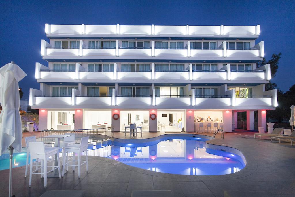 אפרטהוטל Sant Antoni de Portmany Typic Marina Playa - Adults Only מראה חיצוני תמונה